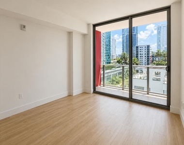 3100 N Miami Avenue - Photo Thumbnail 7