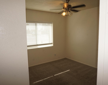 10851 N 65th Avenue - Photo Thumbnail 14