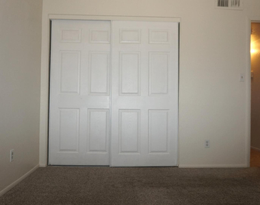 10851 N 65th Avenue - Photo Thumbnail 15