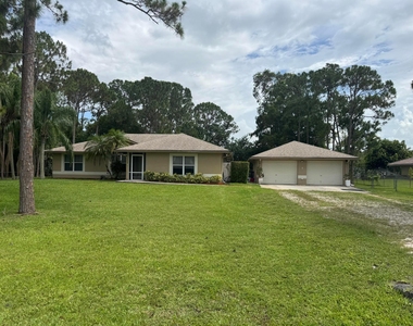 12564 N 68th Street - Photo Thumbnail 3