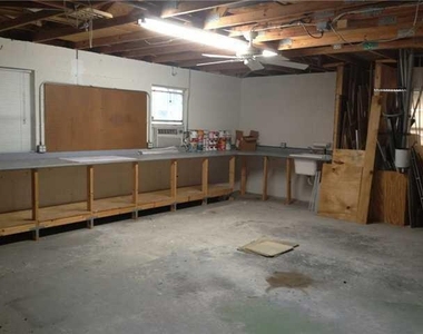 12564 N 68th Street - Photo Thumbnail 1