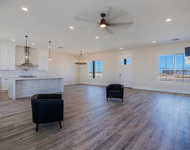 2351 E Cana Lane - Photo Thumbnail 32