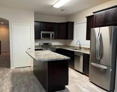 44425 W Oster Drive - Photo Thumbnail 17