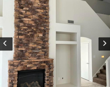 44425 W Oster Drive - Photo Thumbnail 12