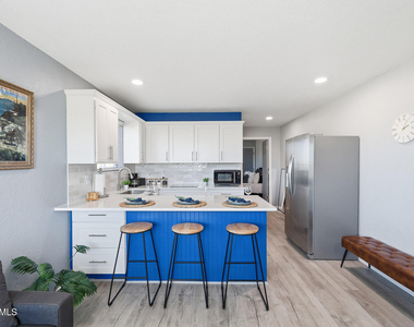 11210 W Pueblo Court - Photo Thumbnail 28