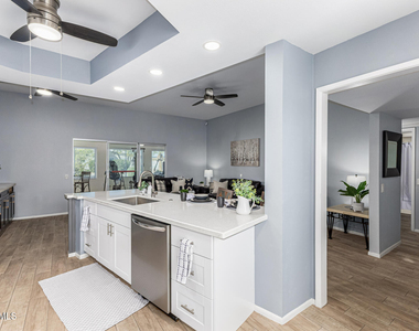 11210 W Pueblo Court - Photo Thumbnail 11