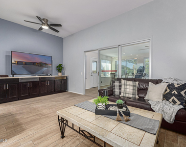 11210 W Pueblo Court - Photo Thumbnail 6