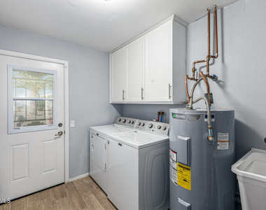 11210 W Pueblo Court - Photo Thumbnail 27
