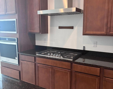 4421 W Palace Station Road - Photo Thumbnail 3