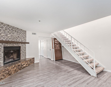 2615 N Hayden Road - Photo Thumbnail 4