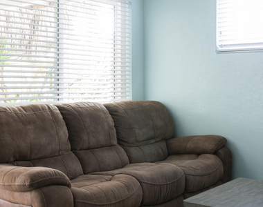 204 Coral Road - Photo Thumbnail 9