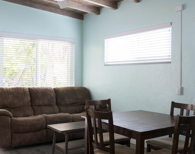 204 Coral Road - Photo Thumbnail 7
