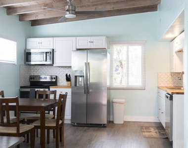 204 Coral Road - Photo Thumbnail 3