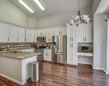 2567 E Brooks Street - Photo Thumbnail 5