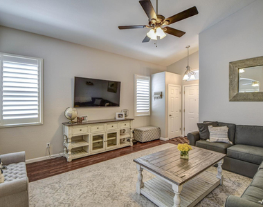 2567 E Brooks Street - Photo Thumbnail 12