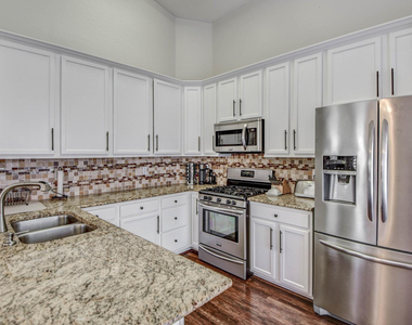2567 E Brooks Street - Photo Thumbnail 3