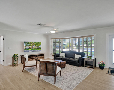 3930 Ne 21st Avenue - Photo Thumbnail 18