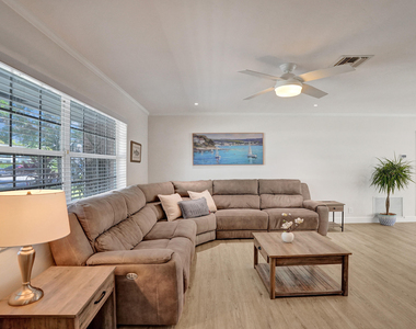 3930 Ne 21st Avenue - Photo Thumbnail 10