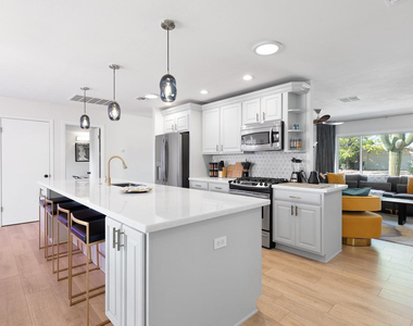 8307 E Arlington Road - Photo Thumbnail 7