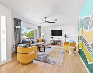 8307 E Arlington Road - Photo Thumbnail 4