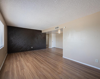 4724 E Portland Street - Photo Thumbnail 2