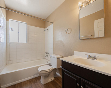 4724 E Portland Street - Photo Thumbnail 10