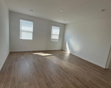 17745 W Turquoise Avenue - Photo Thumbnail 14