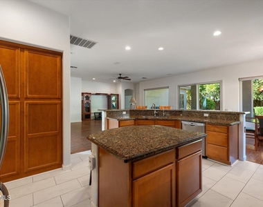 4018 E Harrison Street - Photo Thumbnail 5
