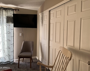 5813 N 59th Drive - Photo Thumbnail 11