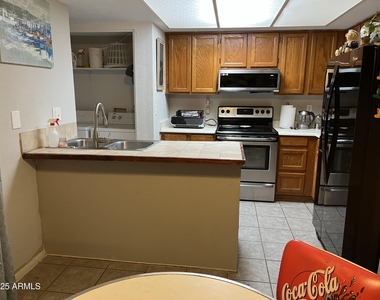 5813 N 59th Drive - Photo Thumbnail 5