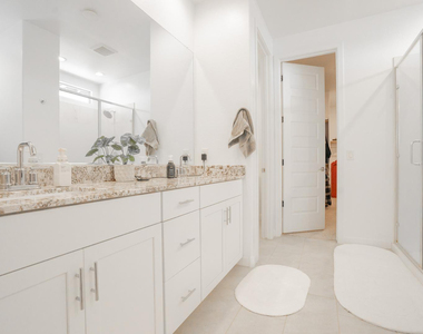 4607 S 111th Drive - Photo Thumbnail 19