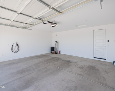 4607 S 111th Drive - Photo Thumbnail 26