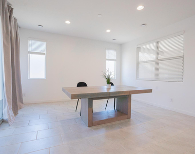 4607 S 111th Drive - Photo Thumbnail 4