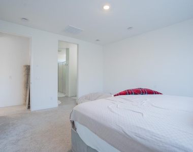 4607 S 111th Drive - Photo Thumbnail 18