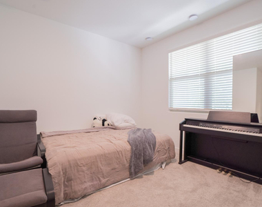 4607 S 111th Drive - Photo Thumbnail 14