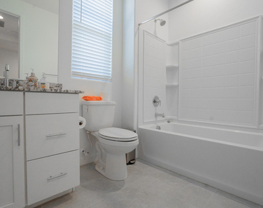 4607 S 111th Drive - Photo Thumbnail 16