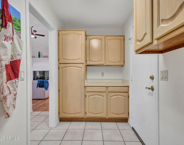 9343 W Escuda Drive - Photo Thumbnail 18