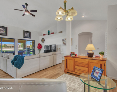 9343 W Escuda Drive - Photo Thumbnail 7