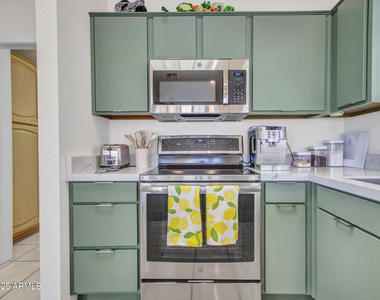 9343 W Escuda Drive - Photo Thumbnail 9