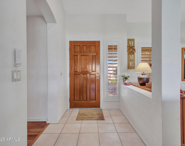 9343 W Escuda Drive - Photo Thumbnail 4