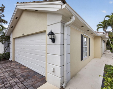 8154 Montserrat Place - Photo Thumbnail 5