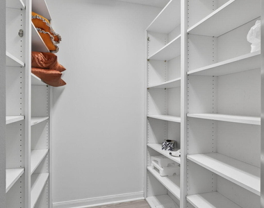 8154 Montserrat Place - Photo Thumbnail 11