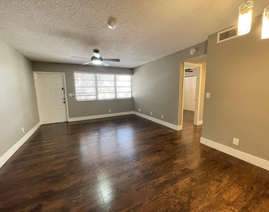 10092 Twin Lakes Drive - Photo Thumbnail 1