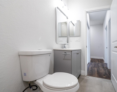 333 Nw 41st Street - Photo Thumbnail 14