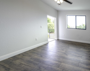 333 Nw 41st Street - Photo Thumbnail 12