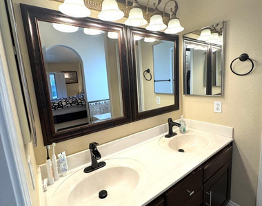 824 S Jay Street - Photo Thumbnail 11