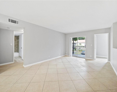 503 Gardens Drive - Photo Thumbnail 8