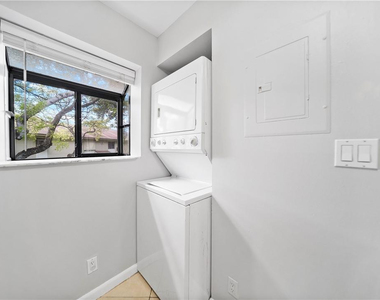 503 Gardens Drive - Photo Thumbnail 13