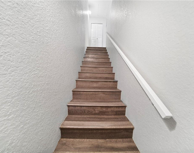503 Gardens Drive - Photo Thumbnail 26