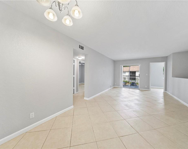 503 Gardens Drive - Photo Thumbnail 15